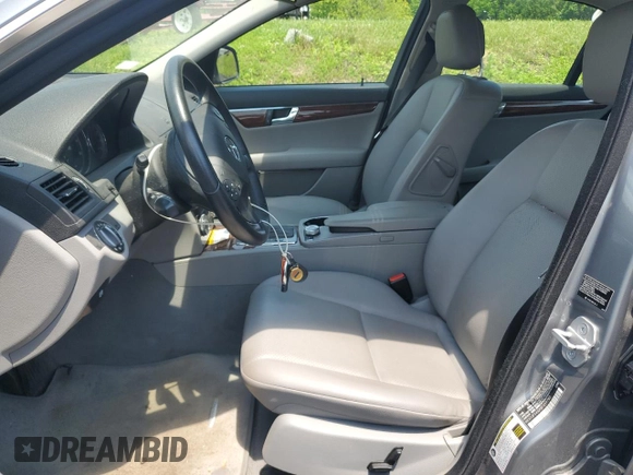 2008 Mercedes-Benz C 300 Sport z VIN WDDGF54XX8F059783, wystawiony jako Copart lot #59128615 z przebiegiem 104 505 mil mil oraz Szkoda całkowita • Salvage title. Historia ofert i sprzedaży dostępna na DreamBid. Obrazek 7.