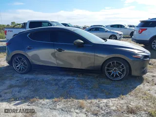 2021 Mazda Mazda3 Hatchback 2.5 Turbo with VIN JM1BPBJY3M1402180, listed as a IAAI auction lot 40501991 with 1 mi miles. Bid and sale history available at carsss.com. Image 13.