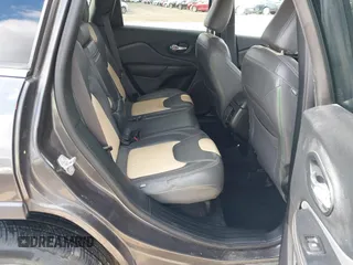2016 Jeep Cherokee Latitude with VIN 1C4PJLCS2GW190322, listed as a IAAI auction lot 41290901 with 118,513 mi miles. Bid and sale history available at carsss.com. Image 8.
