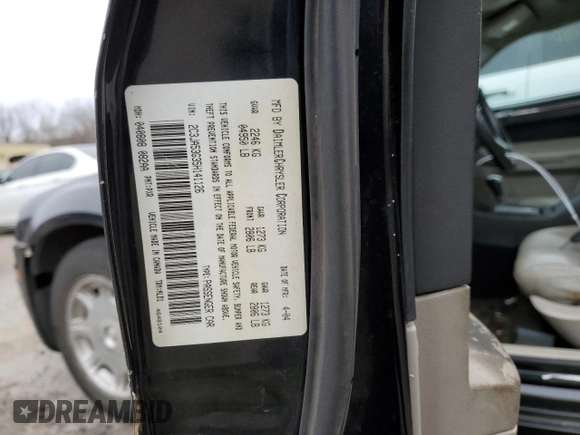 2005 Chrysler 300 with VIN 2C3JA53G35H141126, listed as a Copart auction lot 37165364 with 198,695 mi miles and Salvage Title. Bid and sale history available at carsss.com. Image 12.