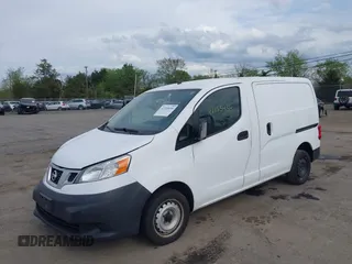 2017 Nissan NV200 S z VIN 3N6CM0KN0HK719826, wystawiony jako IAAI lot #42103436 z przebiegiem 198 171 mil mil oraz . Historia ofert i sprzedaży dostępna na DreamBid. Obrazek 17.