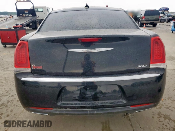 2016 Chrysler 300 Anniversary Edition z VIN 2C3CCAAG7GH308136, wystawiony jako Copart lot #57340815 z przebiegiem 135 788 mil mil oraz Szkoda całkowita • Salvage title. Historia ofert i sprzedaży dostępna na DreamBid. Obrazek 6.