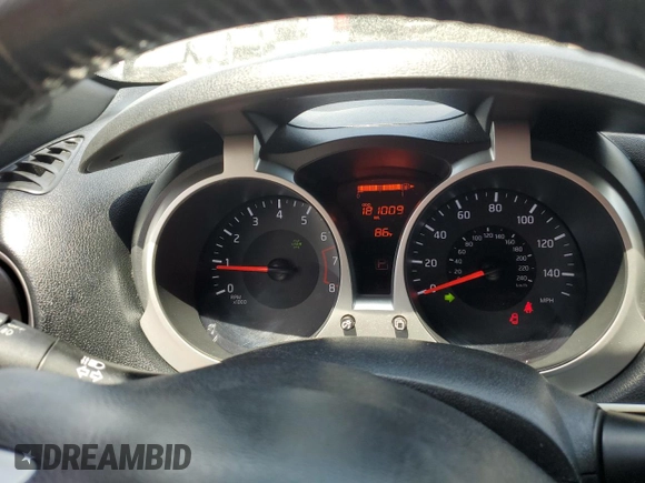 2016 Nissan Juke SL z VIN JN8AF5MV6GT659042, wystawiony jako Copart lot #55655895 z przebiegiem 181 009 mil mil oraz Szkody całkowita. Historia ofert i sprzedaży dostępna na DreamBid. Obrazek 9.