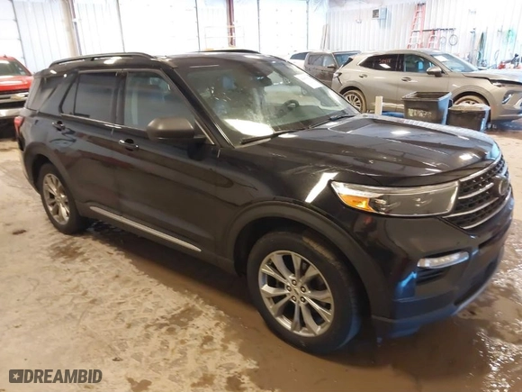 2022 Ford Explorer XLT with VIN 1FMSK8DH9NGA31582, listed as a IAAI auction lot 41655972 with 44,265 mi miles. Bid and sale history available at carsss.com. Image 1.