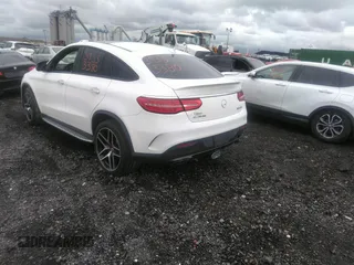2019 Mercedes-Benz GLE 43 AMG z VIN 4JGED6EB3KA133478, wystawiony jako IAAI lot #39353380 z przebiegiem 100 564 mil mil oraz . Historia ofert i sprzedaży dostępna na DreamBid. Obrazek 3.