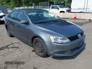 2014 Volkswagen Jetta SE with VIN 3VWD17AJ2EM274963, listed as a IAAI auction lot 42657388 with 138,482 mi miles and . Bid and sale history available at DreamBid. Image 1.