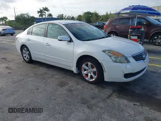 2007 Nissan Altima 2.5 S with VIN 1N4AL21E87C112979, listed as a IAAI auction lot 41929146 with 110,775 mi miles. Bid and sale history available at carsss.com. Image 1.