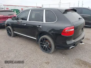 2010 Porsche Cayenne z VIN WP1AA2AP3ALA01666, wystawiony jako IAAI lot #41621362 z przebiegiem 180 966 mil mil oraz . Historia ofert i sprzedaży dostępna na DreamBid. Obrazek 3.