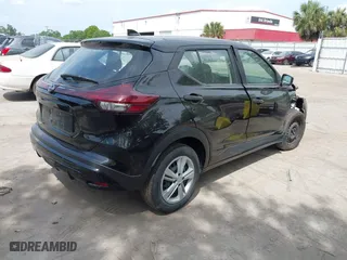 2022 Nissan Kicks S with VIN 3N1CP5BV8NL488660, listed as a IAAI auction lot 41875893 with 35,030 mi miles. Bid and sale history available at carsss.com. Image 4.