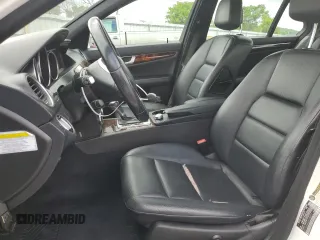 2013 Mercedes-Benz C 300 Sport z VIN WDDGF8AB3DA788872, wystawiony jako Copart lot #56325655 z przebiegiem 173 183 mil mil oraz Szkoda całkowita • Salvage title. Historia ofert i sprzedaży dostępna na DreamBid. Obrazek 7.