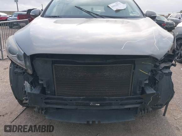 2016 Kia Sorento LX with VIN 5XYPG4A37GG020227, listed as a IAAI auction lot 41922573 with 265,155 mi miles. Bid and sale history available at carsss.com. Image 6.