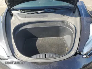 2018 Tesla Model 3 Long Range Battery z VIN 5YJ3E1EB7JF071438, wystawiony jako Copart lot #52996665 z przebiegiem 73 881 mil mil oraz Szkoda całkowita • Salvage title. Historia ofert i sprzedaży dostępna na DreamBid. Obrazek 11.