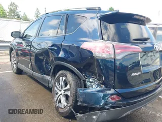 2017 Toyota RAV4 LE с VIN JTMZFREV3HJ712555, выставлен на аукционе IAAI как лот 42233808 с пробегом 86 294 миль миль и . История ставок и продаж доступна на DreamBid. Изображение 6.