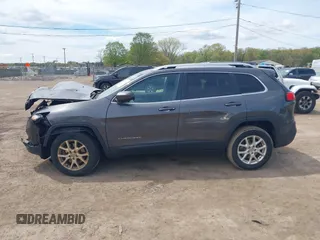 2017 Jeep Cherokee Latitude with VIN 1C4PJMCB0HW502208, listed as a IAAI auction lot 42204596 with 131,299 mi miles and . Bid and sale history available at DreamBid. Image 14.