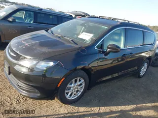 2020 Chrysler Voyager LXI with VIN 2C4RC1DG1LR255231, listed as a IAAI auction lot 41509186 with 77,354 mi miles. Bid and sale history available at carsss.com. Image 17.