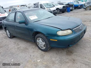 1998 Chevrolet Malibu with VIN 1G1ND52M8WY142896, listed as a IAAI auction lot 42074243 with 118,401 mi miles. Bid and sale history available at carsss.com. Image 1.