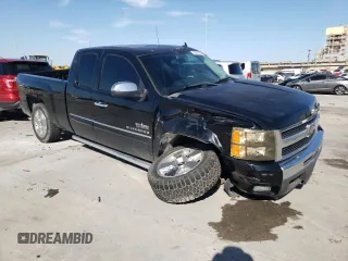 2011 Chevrolet Silverado 1500 LT with VIN 1GCRCSE02BZ450685, listed as a Copart auction lot 50261105 with 95,386 mi miles and Salvage Title. Bid and sale history available at DreamBid. Image 4.