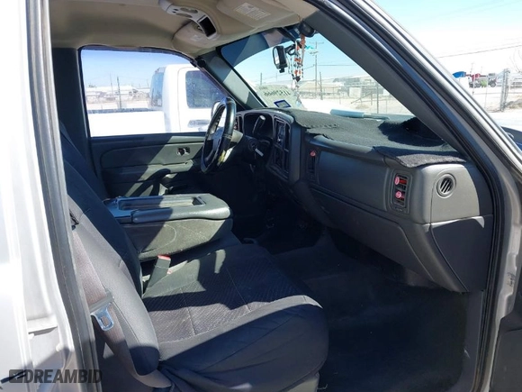 2007 Chevrolet Silverado 1500 Classic LS with VIN 2GCEC13V771130138, listed as a IAAI auction lot 41529666 with 228,572 mi miles. Bid and sale history available at carsss.com. Image 5.