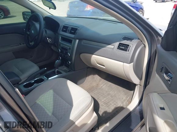 2011 Ford Fusion SE with VIN 3FAHP0HA5BR183979, listed as a IAAI auction lot 42066401 with 205,154 mi miles. Bid and sale history available at carsss.com. Image 5.