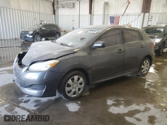 2010 Toyota Matrix z VIN 2T1KU4EE6AC334579, wystawiony jako Copart lot #56754045 z przebiegiem 158 433 mil mil oraz Czysty tytuł • Clean title. Historia ofert i sprzedaży dostępna na DreamBid. Obrazek 1.
