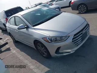 2018 Hyundai Elantra SEL z VIN 5NPD84LFXJH305253, wystawiony jako IAAI lot #42078772 z przebiegiem 122 065 mil mil oraz . Historia ofert i sprzedaży dostępna na DreamBid. Obrazek 1.