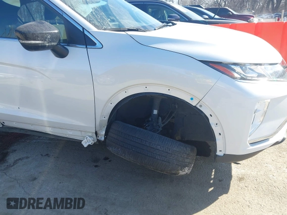 2020 Mitsubishi Eclipse Cross LE z VIN JA4AT4AA8LZ019061, wystawiony jako IAAI lot #41645921 z przebiegiem 80 293 mil mil oraz . Historia ofert i sprzedaży dostępna na DreamBid. Obrazek 6.