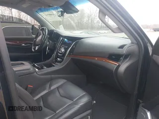 2019 Cadillac Escalade ESV Luxury z VIN 1GYS4HKJ0KR276995, wystawiony jako IAAI lot #41600945 z przebiegiem 87 701 mil mil oraz . Historia ofert i sprzedaży dostępna na DreamBid. Obrazek 5.