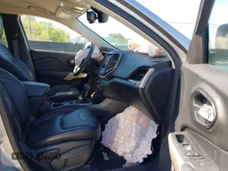 2017 Jeep Cherokee High Altitude с VIN 1C4PJMDS5HW636307, выставлен на аукционе IAAI как лот 42139393 с пробегом 70 453 миль миль и . История ставок и продаж доступна на DreamBid. Изображение 5.