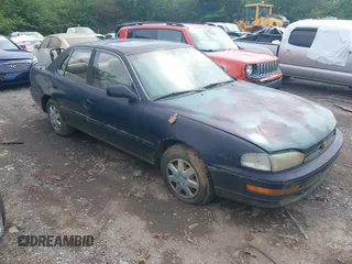 1993 Toyota Camry LE z VIN 4T1SK12E6PU248270, wystawiony jako IAAI lot #42160426 z przebiegiem 225 221 mil mil oraz . Historia ofert i sprzedaży dostępna na DreamBid. Obrazek 1.