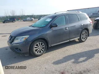 2013 Nissan Pathfinder SV with VIN 5N1AR2MM5DC650199, listed as a IAAI auction lot 41758539 with 172,568 mi miles. Bid and sale history available at carsss.com. Image 17.