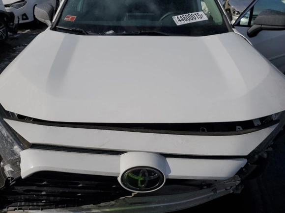 2021 Toyota RAV4 LE with VIN 2T3F1RFV3MC146667, listed as a Copart auction lot 44600015 with 28,069 mi miles and Salvage Title. Bid and sale history available at carsss.com. Image 12.