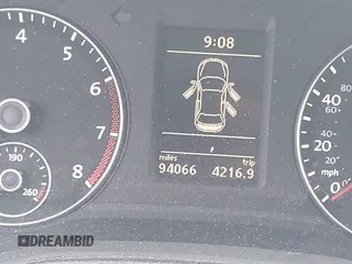 2012 Volkswagen Passat SE z VIN 1VWBH7A3XCC108676, wystawiony jako IAAI lot #41897380 z przebiegiem 94 066 mil mil oraz . Historia ofert i sprzedaży dostępna na DreamBid. Obrazek 15.