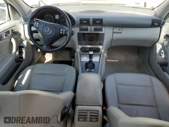 2005 Mercedes-Benz C 320 с VIN WDBRF64J35F573425, выставлен на аукционе Copart как лот 60815455 с пробегом 116 054 миль миль и Списание • Salvage title. История ставок и продаж доступна на DreamBid. Изображение 8.