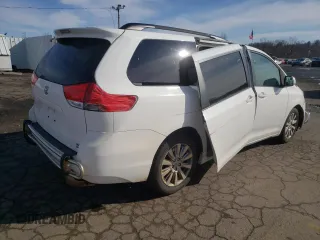 2013 Toyota Sienna XLE with VIN 5TDDK3DC2DS062598, listed as a Copart auction lot 50026545 with 130,719 mi miles and Salvage Title. Bid and sale history available at DreamBid. Image 3.