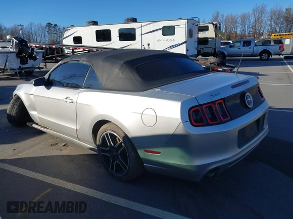 2014 Ford Mustang V6 с VIN 1ZVBP8EM8E5264833, выставлен на аукционе IAAI как лот 41399611 с пробегом 184 439 миль миль и . История ставок и продаж доступна на DreamBid. Изображение 3.