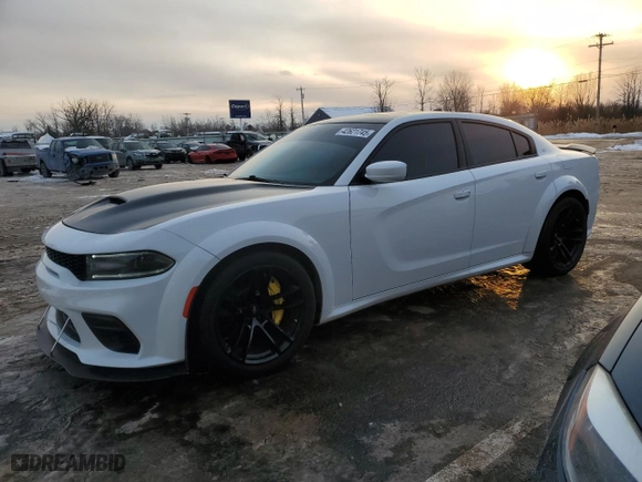 2020 Dodge Charger Scat Pack with VIN 2C3CDXGJ0LH240842, listed as a Copart auction lot 42621745 with 39,374 mi miles and Salvage Title. Bid and sale history available at carsss.com. Image 1.