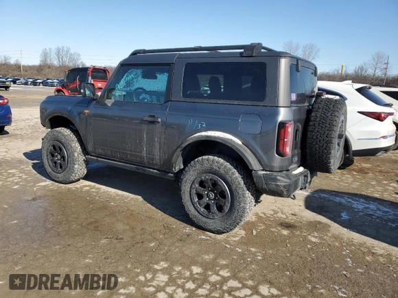 2022 Ford Bronco with VIN 1FMDE5CP1NLB49365, listed as a Copart auction lot 44935985 with 44,270 mi miles and Salvage title. Bid and sale history available at DreamBid. Image 2.