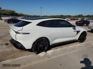 2021 Aston Martin DBX with VIN SCFVUJAW8MTV02134, listed as a Copart auction lot 72456004 with 0 mi miles and Salvage Title. Bid and sale history available at carsss.com. Image 3.