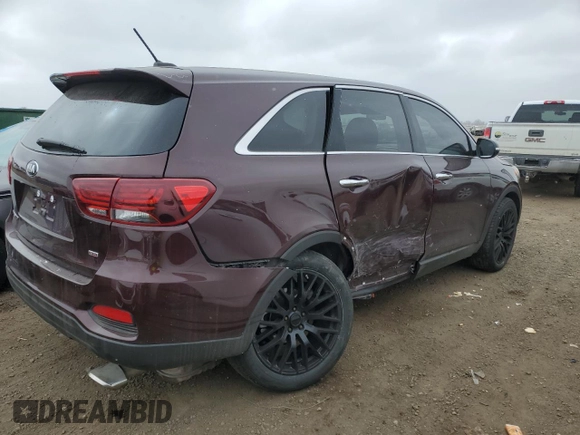 2019 Kia Sorento LX with VIN 5XYPG4A33KG523813, listed as a Copart auction lot 44730965 with 100,200 mi miles and Salvage Title. Bid and sale history available at carsss.com. Image 3.
