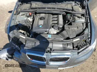 2009 BMW 3 Series 328i z VIN WBAWL13519PX24330, wystawiony jako Copart lot #45182135 z przebiegiem 63 074 mil mil oraz Szkoda całkowita • Salvage title. Historia ofert i sprzedaży dostępna na DreamBid. Obrazek 12.