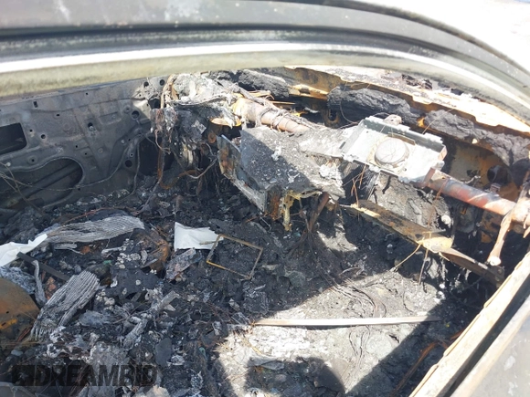 2020 Toyota Camry SE z VIN 4T1G11AK6LU909869, wystawiony jako IAAI lot #42071954 z przebiegiem 61 631 mil mil oraz . Historia ofert i sprzedaży dostępna na DreamBid. Obrazek 5.
