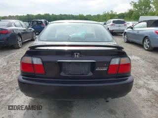 1997 Honda Accord Special Edition с VIN 1HGCD5607VA090224, выставлен на аукционе IAAI как лот 42346274 с пробегом 184 794 миль миль и . История ставок и продаж доступна на DreamBid. Изображение 16.