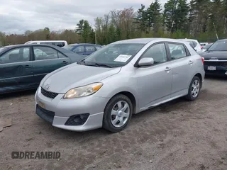 2010 Toyota Matrix z VIN 2T1KU4EE3AC274566, wystawiony jako IAAI lot #42201701 z przebiegiem 107 108 mil mil oraz . Historia ofert i sprzedaży dostępna na DreamBid. Obrazek 2.