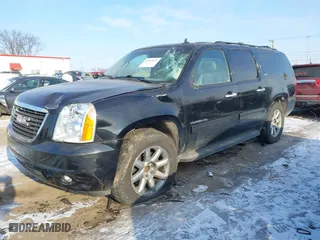 2013 GMC Yukon XL SLT with VIN 1GKS1KE06DR235597, listed as a IAAI auction lot 41315573 with 277,634 mi miles. Bid and sale history available at carsss.com. Image 2.
