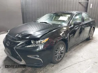 2018 Lexus ES 350 z VIN 58ABK1GG3JU083398, wystawiony jako IAAI lot #42094308 z przebiegiem 98 019 mil mil oraz . Historia ofert i sprzedaży dostępna na DreamBid. Obrazek 17.