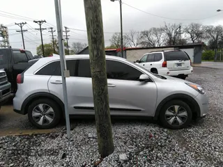 2018 Kia Niro LX with VIN KNDCB3LCXJ5147445, listed as a IAAI auction lot 41930470 with 134,224 mi miles. Bid and sale history available at carsss.com. Image 13.
