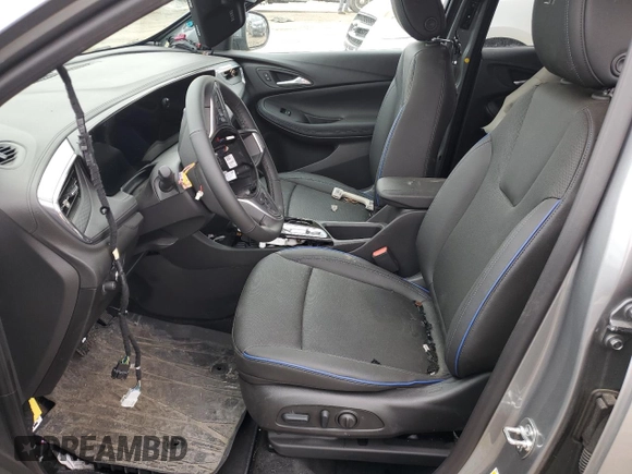 2025 Buick Encore GX Sport Touring с VIN KL4AMDSL9SB012043, выставлен на аукционе Copart как лот 53278345 с пробегом Не указан миль и Списание • Salvage title. История ставок и продаж доступна на DreamBid. Изображение 7.
