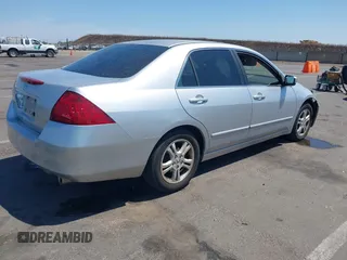 2007 Honda Accord LX SE z VIN JHMCM56327C023786, wystawiony jako IAAI lot #42465479 z przebiegiem 141 077 mil mil oraz . Historia ofert i sprzedaży dostępna na DreamBid. Obrazek 4.