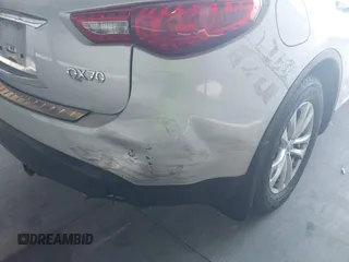 2014 Infiniti QX70 с VIN JN8CS1MWXEM413656, выставлен на аукционе IAAI как лот 42084546 с пробегом 102 913 миль миль и . История ставок и продаж доступна на DreamBid. Изображение 6.