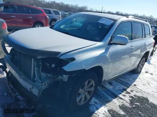2013 Toyota Highlander with VIN 5TDBK3EH4DS205939, listed as a IAAI auction lot 41320626 with 185,780 mi miles. Bid and sale history available at carsss.com. Image 2.